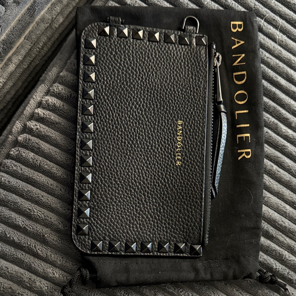 Bandolier Sarah Black Pyramid Stud Black Pebble Leather